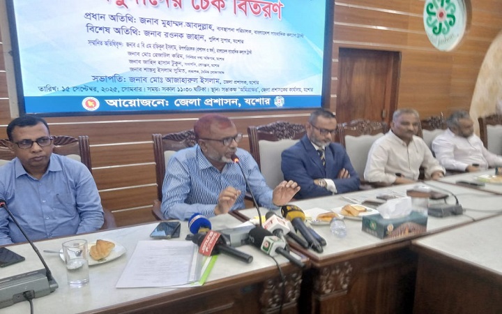 অপব্যবহার করলে সাংবাদিকতার স্বাধীনতা আবার হারাতে হতে পারে: এম আবদুল্লাহ